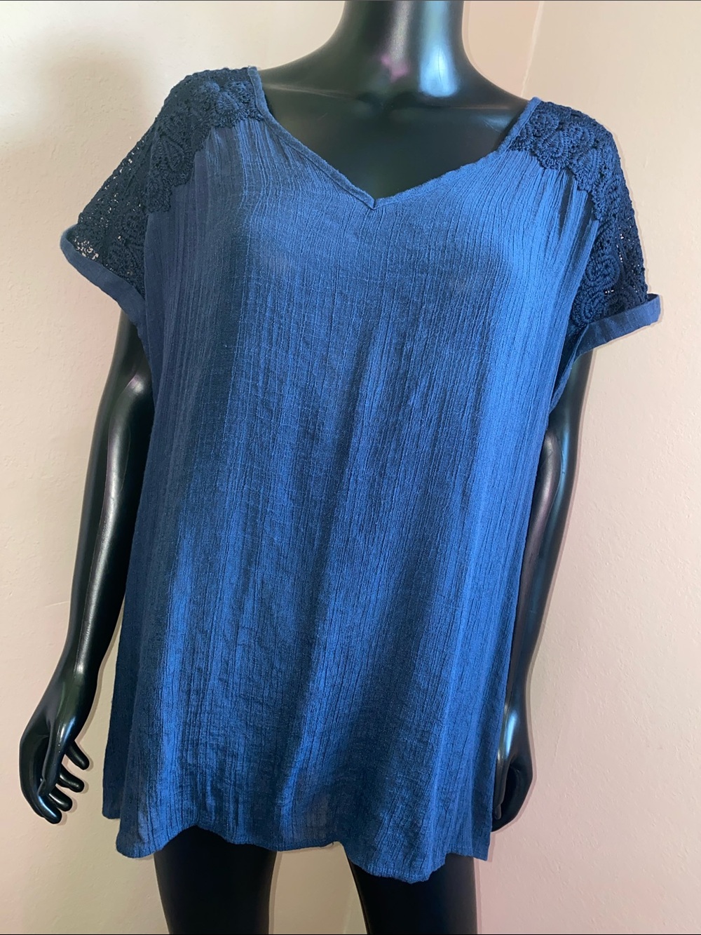 Indigo Rose Women's Navy Lace Shoulder High-Low Tunic Top
